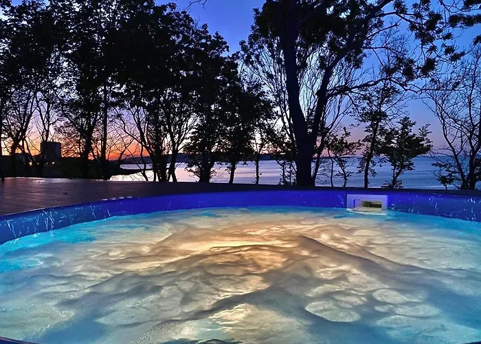 хотел панорама 2* Китен